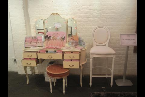 Tesco_F_and_F_pop_up_shop_covent_Garden_Florence_and_Fred__8_
